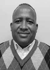 DR ADRIANO SOARES