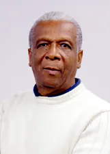 Dr Carlos César