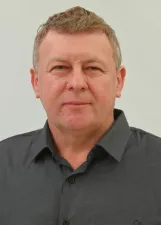 Almeri R Dluzniewski