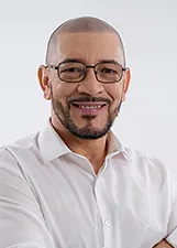 CARLOS LEAL