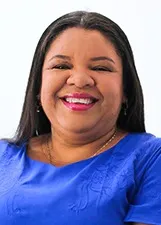 Nivia Gomes