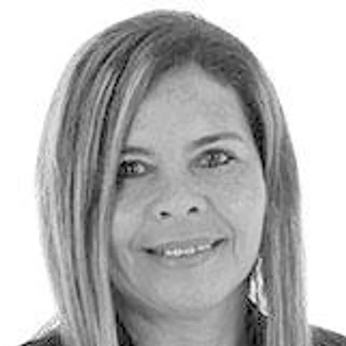 SANDRA BRAGA