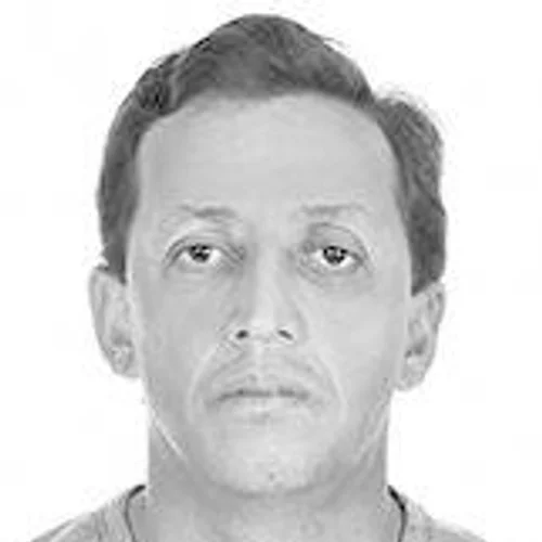 Adriano Véio