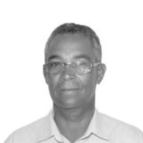 GÊ QUEIROZ