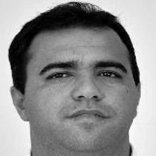 Adriano Professor