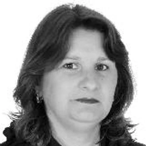 Adriene Carvalhais