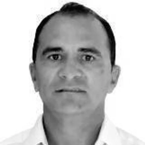 JAIR ESTUMANO