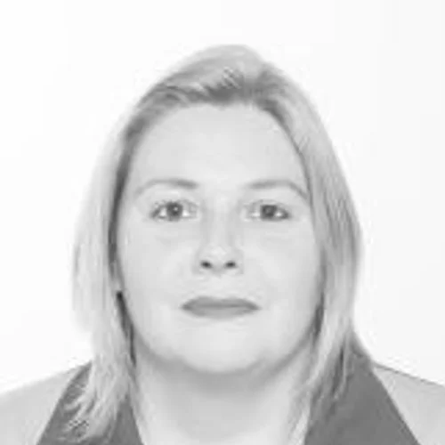 DIENIFER CARINA DE AZEVEDO