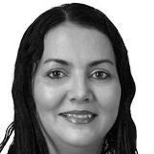 Claudia Arcanjo