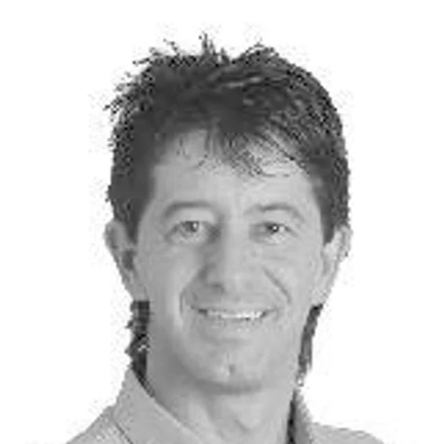 ZÉ REIS