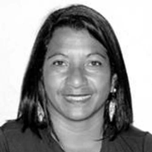 SIMONE DA CADEIRA DE RODAS