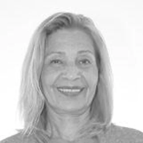 LUCIA MOURA