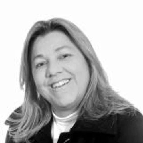 Gislaine Baixinha