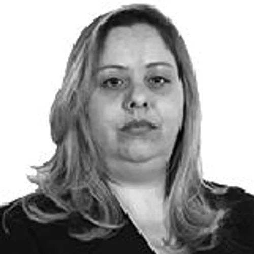 Queli Cristina