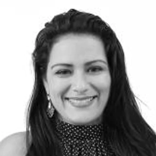 Paloma Tavares