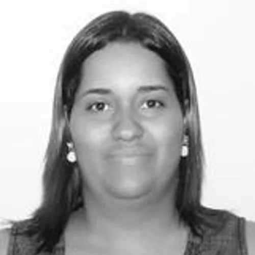 Elaine Lara