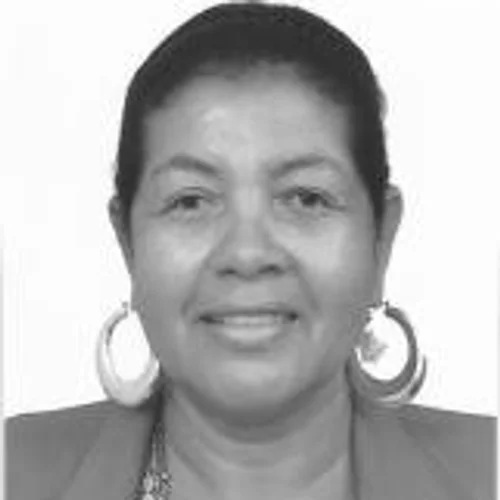 Tia Neildes
