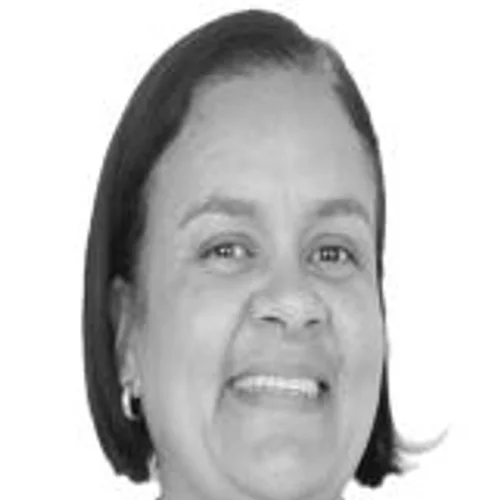 ANA CLÁUDIA