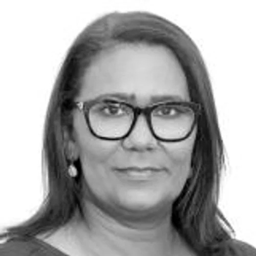 DRA. NAZARÉ SOARES