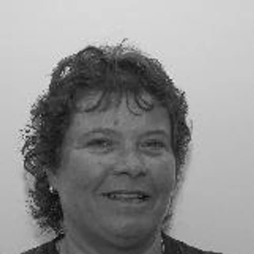 KÁTIA PÁSSARO