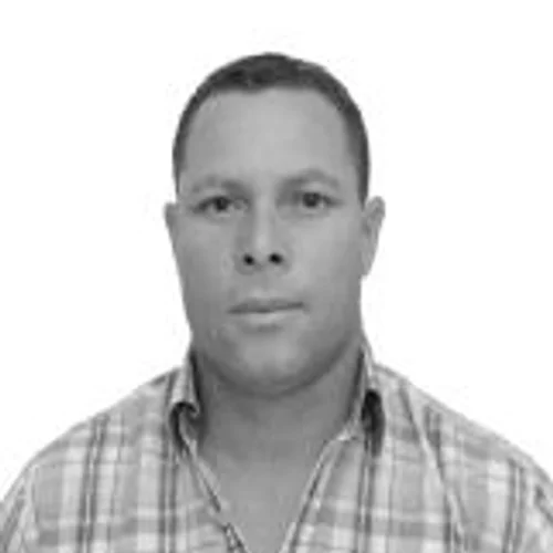 LEANDRO MOREIRA