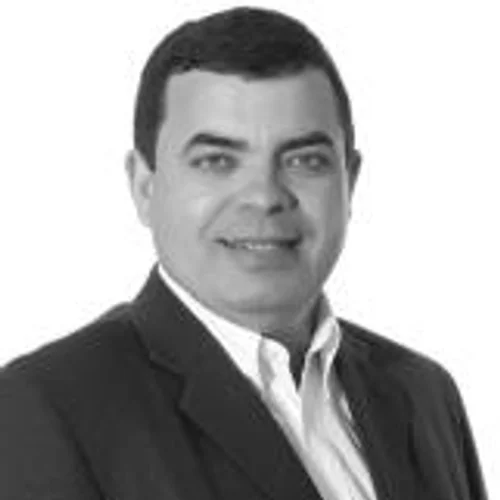 Dr. Claudio Soares