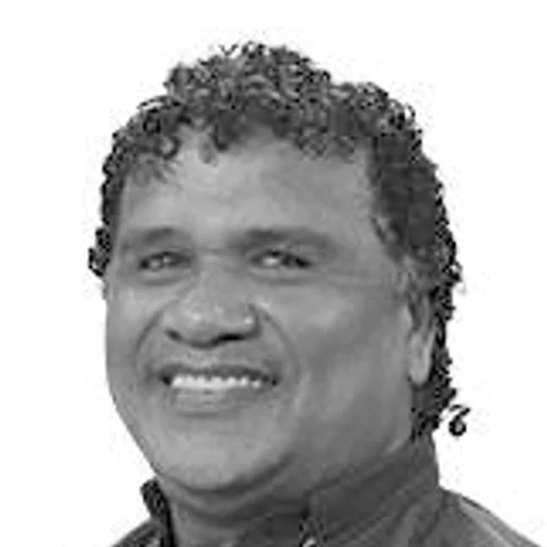 LUCIANO CACHEADO