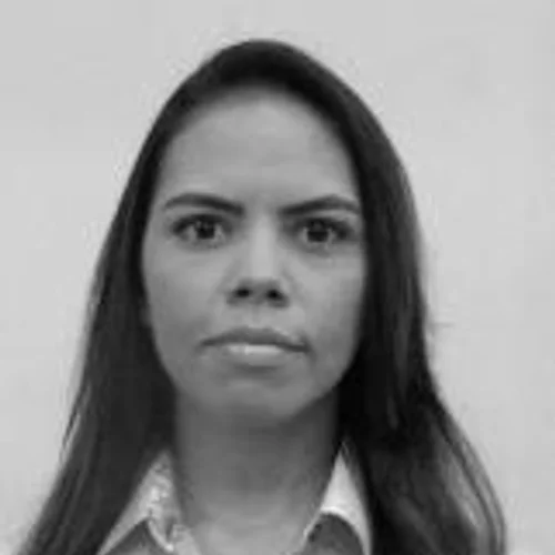 Dra. Paloma Menezes