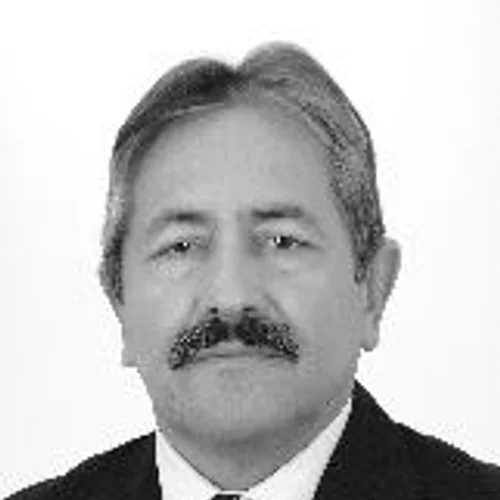 Dr. Romualdo