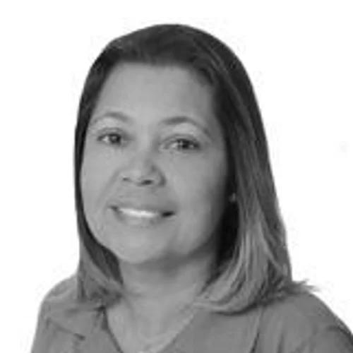 PROFESSORA NADJA NARA