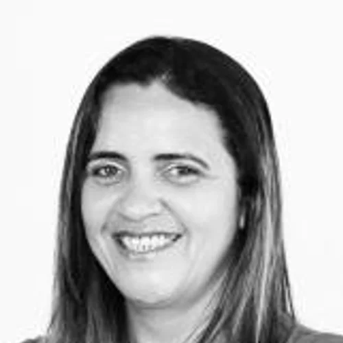 CLAUDIA REIS