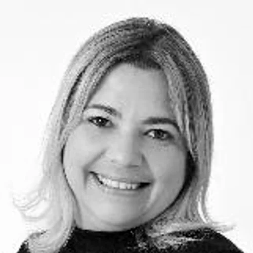 Silvia Parro