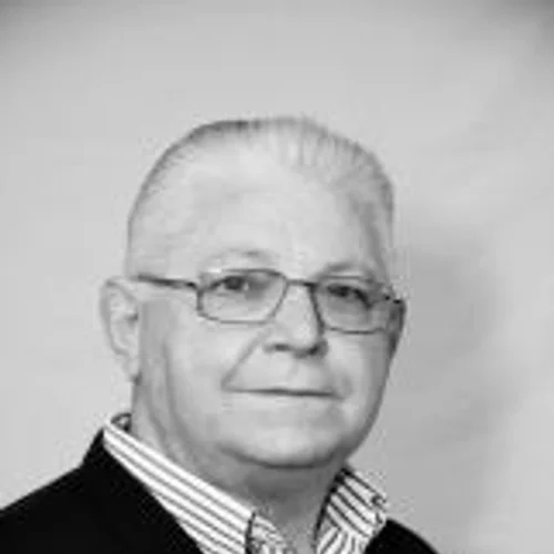 PROFESSSOR CLAUDIO