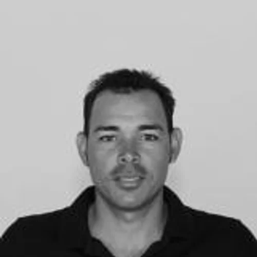 ROBERTO DE TIRA CHAPÉU