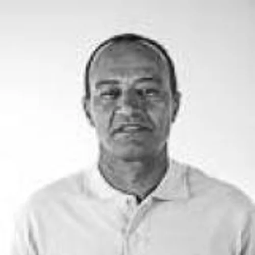 Carlos Anil