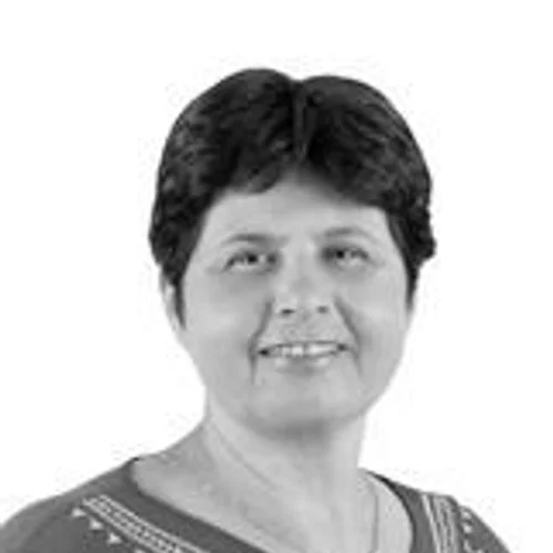 Adriana Menezes