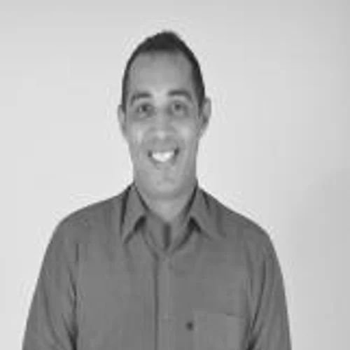 RAFAEL MOURA