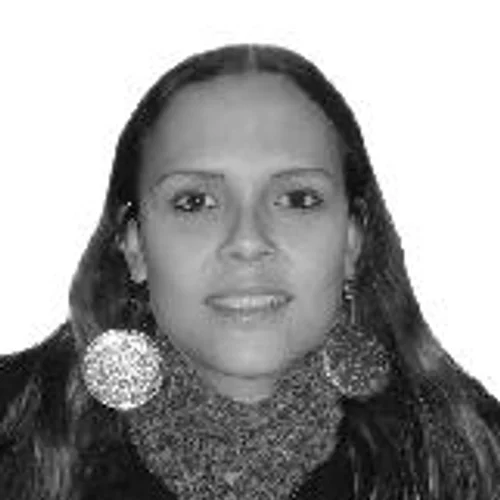 NAIANA PAULA
