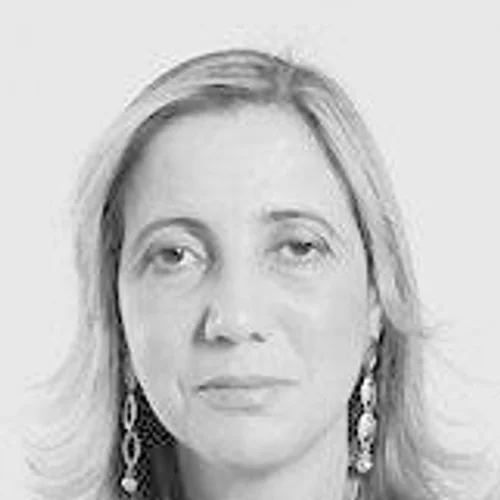 PROFESSORA YARA CINTHIA