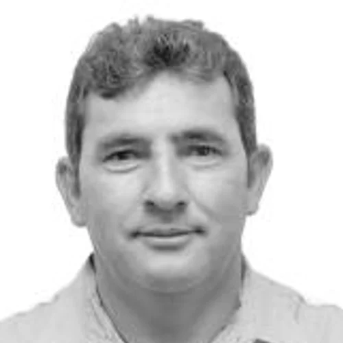 LUIS CURURU