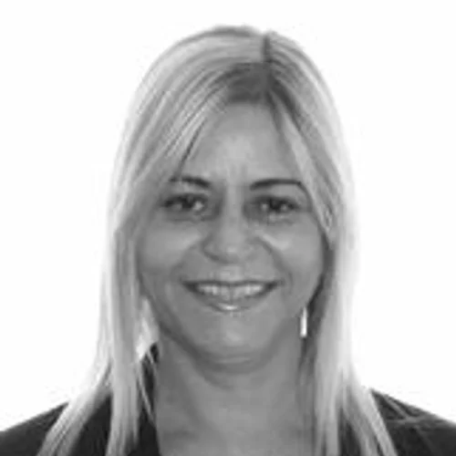 ANDREA LOURA