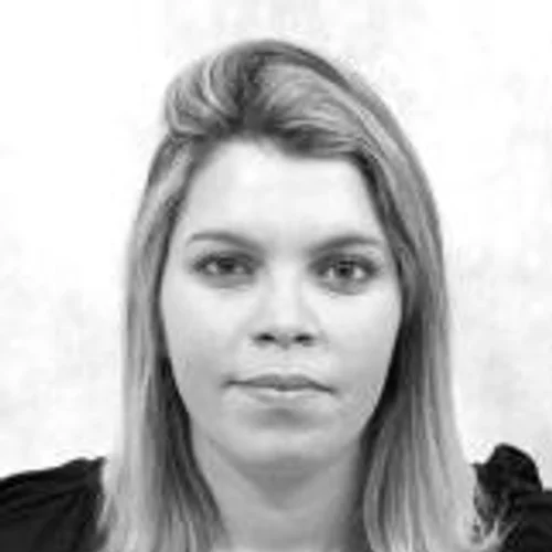 CAROL COUTINHO