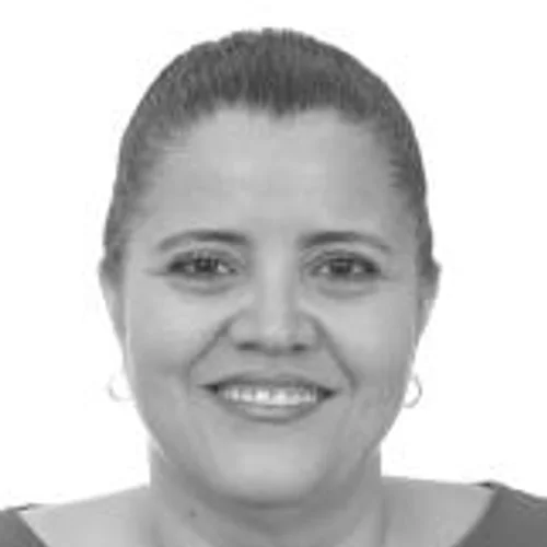 Dra. Angela