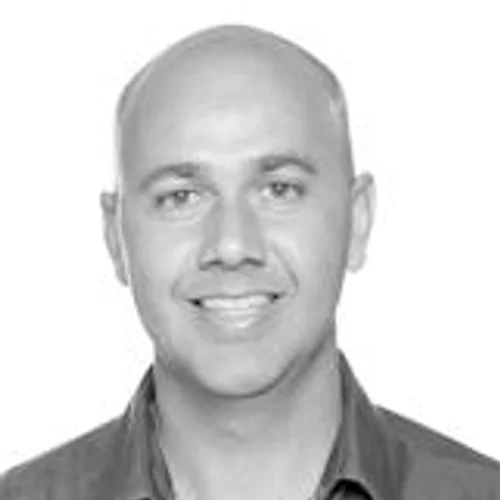 CARLOS ANDRÉ
