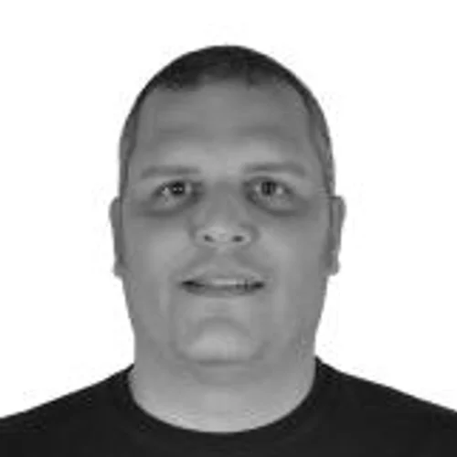 Gustavo da Microlins