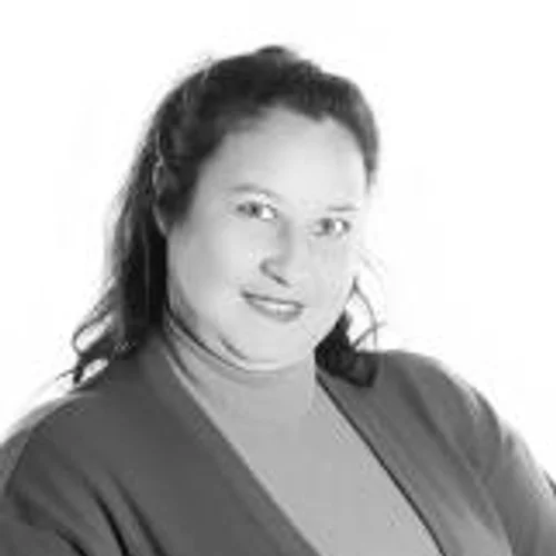 Nivia Gomes