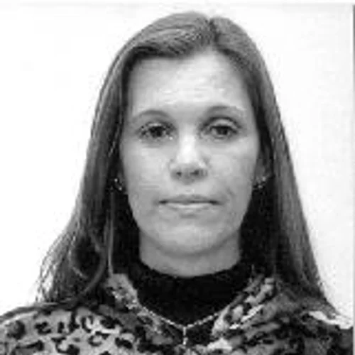MÔNICA DIRETORA
