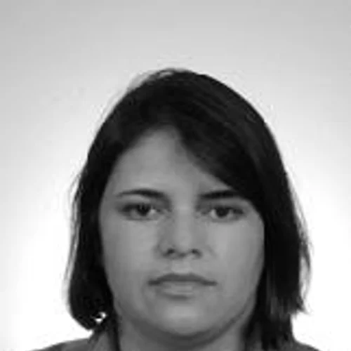 Silvia Flores