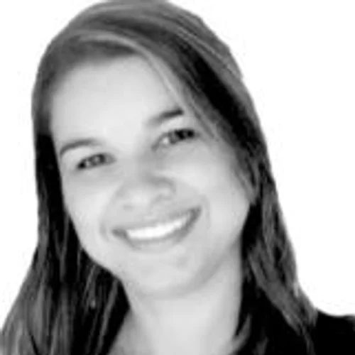 Núbia Sousa