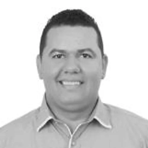 IZAÍAS SOARES